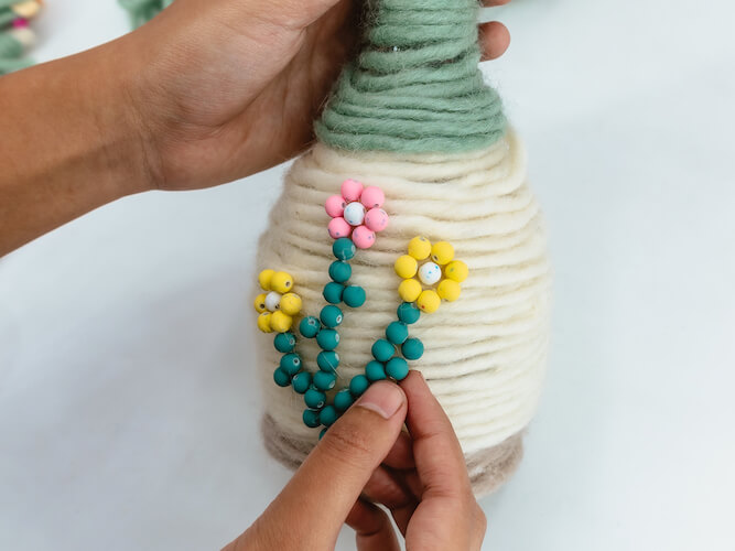 DIY yarn wrap vase